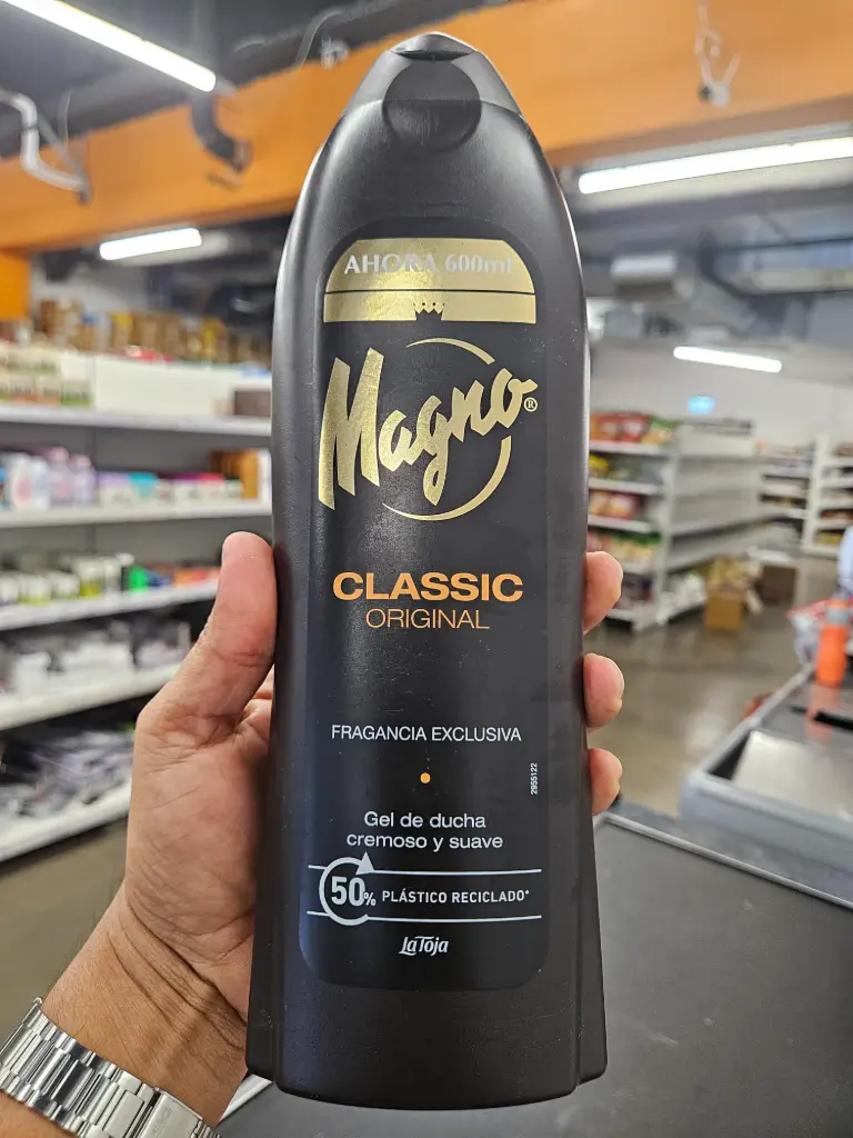 Magno: 600ml Classic Shower Gel