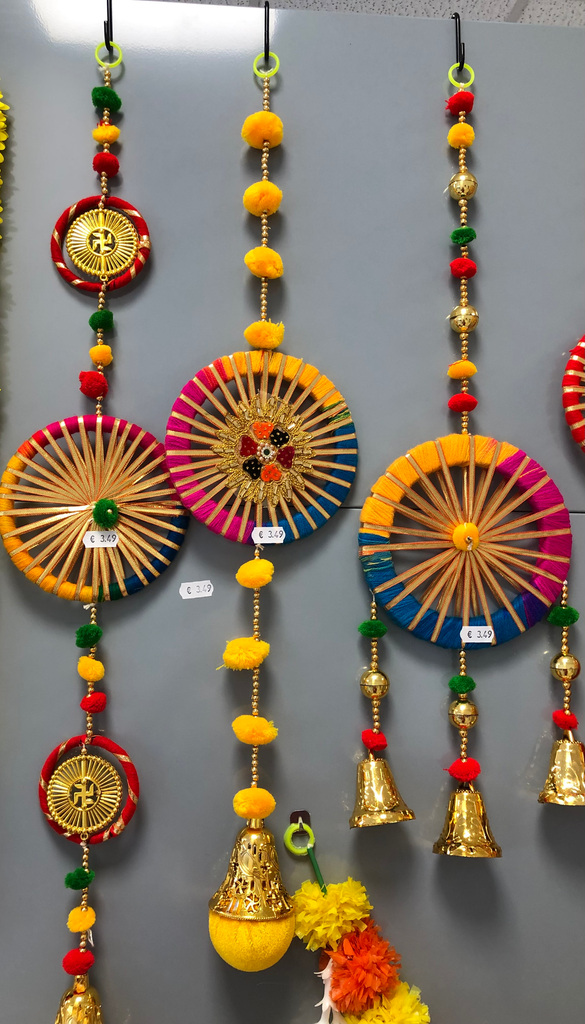 NW Deco: Nr.16 Pompom Wall hanging with bell/ball