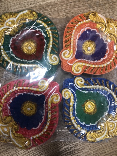 NW Diya: 06 4x Designer Diya